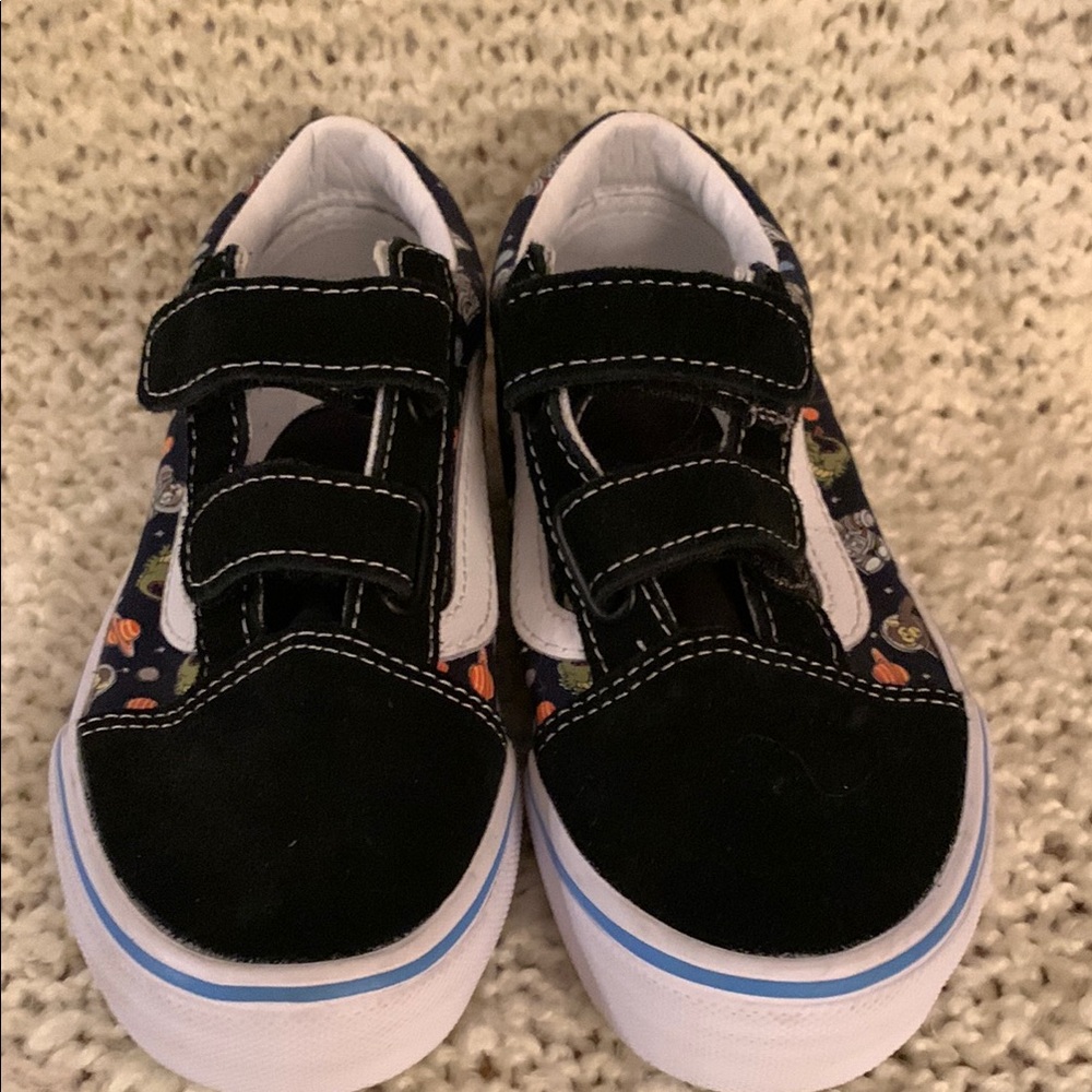 Vans kids old skool sneakers, size 3. Glow in the dark.